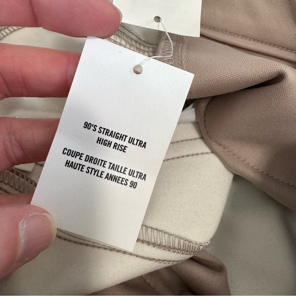 Abercrombie & Fitch NWT Faux Leather The 90's Straight Ultra High Rise Pants - Picture 8 of 9